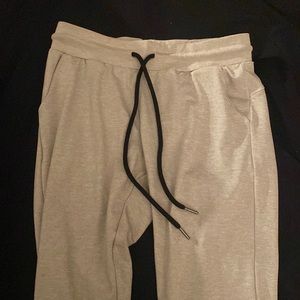 Til you collapse beige women’s joggers 🤍 size XS